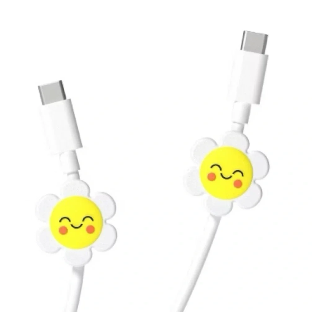 USB-C Charge Cable with Flower Charm - White